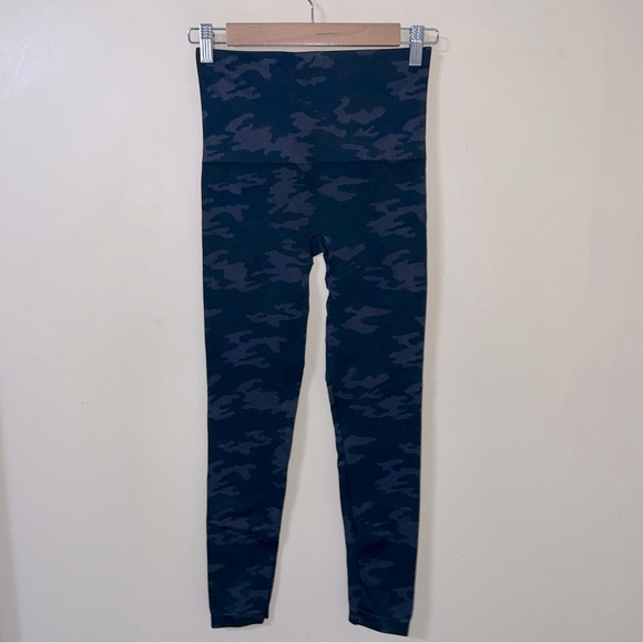 Spanx Camo Print Leggings Medium - Picture 4 of 4